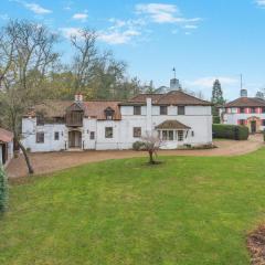 6 Bed in Englefield Green oc-e34166