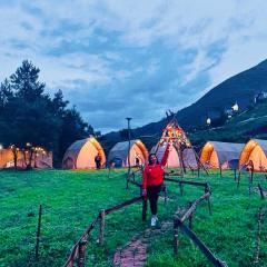Tà Xùa Glamping