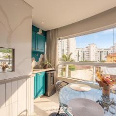 Apto c/ churrasq. e varanda, 230m da Praia EPD0202