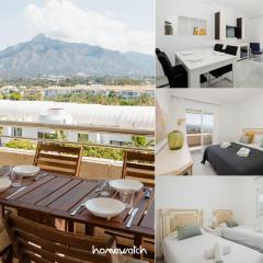 Apartment in the heart of Puerto Banús, with private parking space and communal pool, paddle tennis court and gym