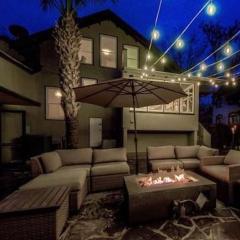 Couples Retreat Hot Tub King Bed Near Pearl