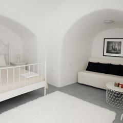 Unique small stonehouse at Thira