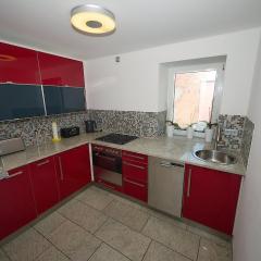 gemütliche 4 Zimmer Wohnung mit Einzelbetten, Küche und Badezimmer