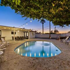 Modern Old Town Oasis - Pool Spa & Outdoor Kitchen