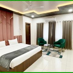 HOTEL Shiv P Near Shri Mahakaleshwar Jyotirlinga Temple - Railway Station Ujjain - Fully Air conditioned - Free Wifi and Parking Facilities