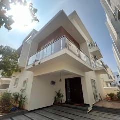 Luxury Airport Villa-Perfect for Family & Business