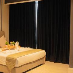 Platinum SUITES KLCC SKYDECK POOL