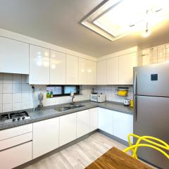 LOCAL STAY Seoul Station 10min car Forest Trail