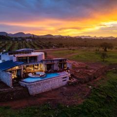 Izakithi River Villa