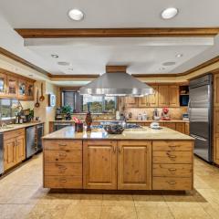 Bear Claw 306 - Ski-in Ski-out Condo!