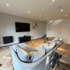 High Trees Lodge - Luxury Retreat with 2 King En-Suites