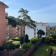 Elegante apartment with pool near the sea