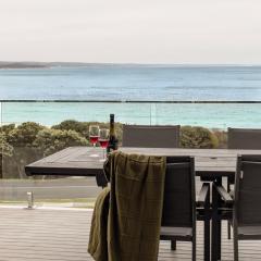 BEACHHOUSE BINALONG Luxury waterfront holiday house at Bay of Fires