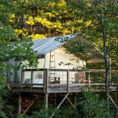 The Meadowlark's Nest - Glamping Tent with AC