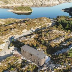 Architect-Designed Cabin Panoramic View