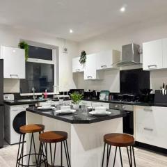 3 Bed Stay for Families, Groups And Contractors