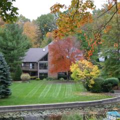 Marti's Place on the Lakes