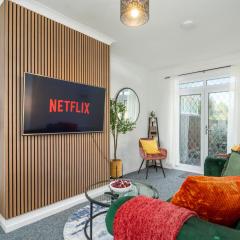 Luxury House - Brand New - Parking - Sleeps 5