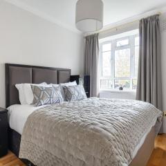 Westfield Luxe Stay 3BR White City Up to 7 AC
