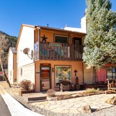 Grandview 1 Rustic Retreat - WiFi - Cable - Fireplace - Grill - One Block from Main Street!