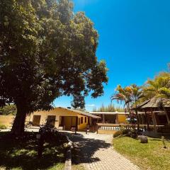 Chácara charmosa com piscina, campo de futebol