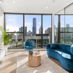 Stunning Melb Oasis - Pool, Gym & Cityscape Views
