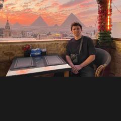 THE PYRAMIDS HOTEL VIEw