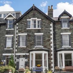 5 Bed in Keswick SZ291