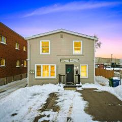 6BR Family Friendly Retreat, Separate Floors, 5 Minutes Walk to The Fallsview with Free Parking & Wine