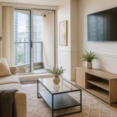 Chic 2-Bedroom Haven in Vibrant Coal Harbour