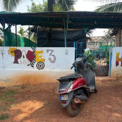 Page three stays and backpackers hostel