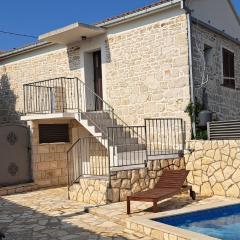 Kuća za odmor Tomina sa dva apartmana