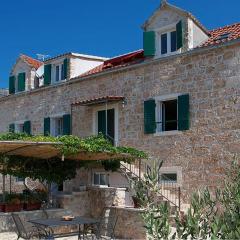 Nice Apartment In Bol With Wifi