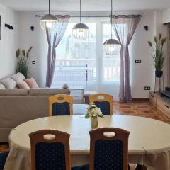 Lovely Apartment In Omis