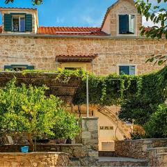 Pet Friendly Apartment In Bol With Wifi