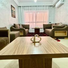 Charmant, terrasse intime, près du centre