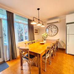 Aloha Bayside Family sleeps 23 Spa Sauna Garden Views & Memory Making for one and all