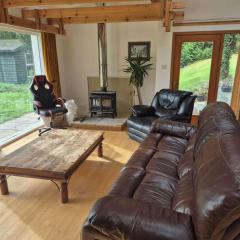 Hawick - House - Sleeps 9 - Hot Tub