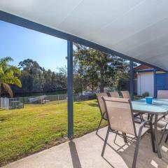 Waterfront Wonder - lakeside home w. private jetty