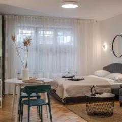 Central Apartment in Kaunas with Free Parking