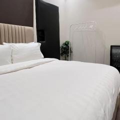 استيديو أنيق وهادئ بتسجيل ذاتي