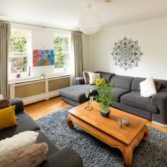 Sydenham Haven: 2-Bedroom Retreat by the Park
