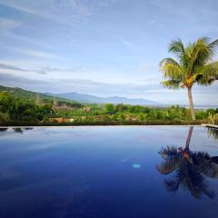 The Dharma Lovina - Mountain, Sea & Sunset View - Private Villa w Starlink - 5br