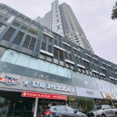 Landmark Seaview Cozy Family Suite with Balcony 6 Pax