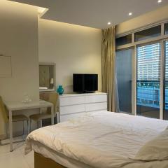 Studio in the Core of Downtown