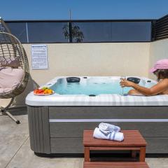 רוי סוויטות בוטיק - 2 סוויטות עם מרפסת פרטית