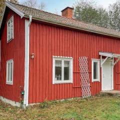 2 Bedroom Awesome Home In Jönåker