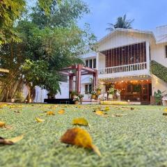 Retreat by Hexa 4 Bedroom with pool and Event Space