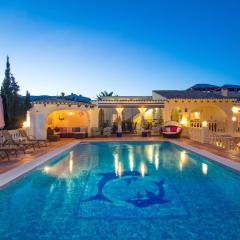 Villa Airlie by Abahana Villas