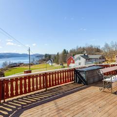 2 Bedroom Stunning Home In Bjugn